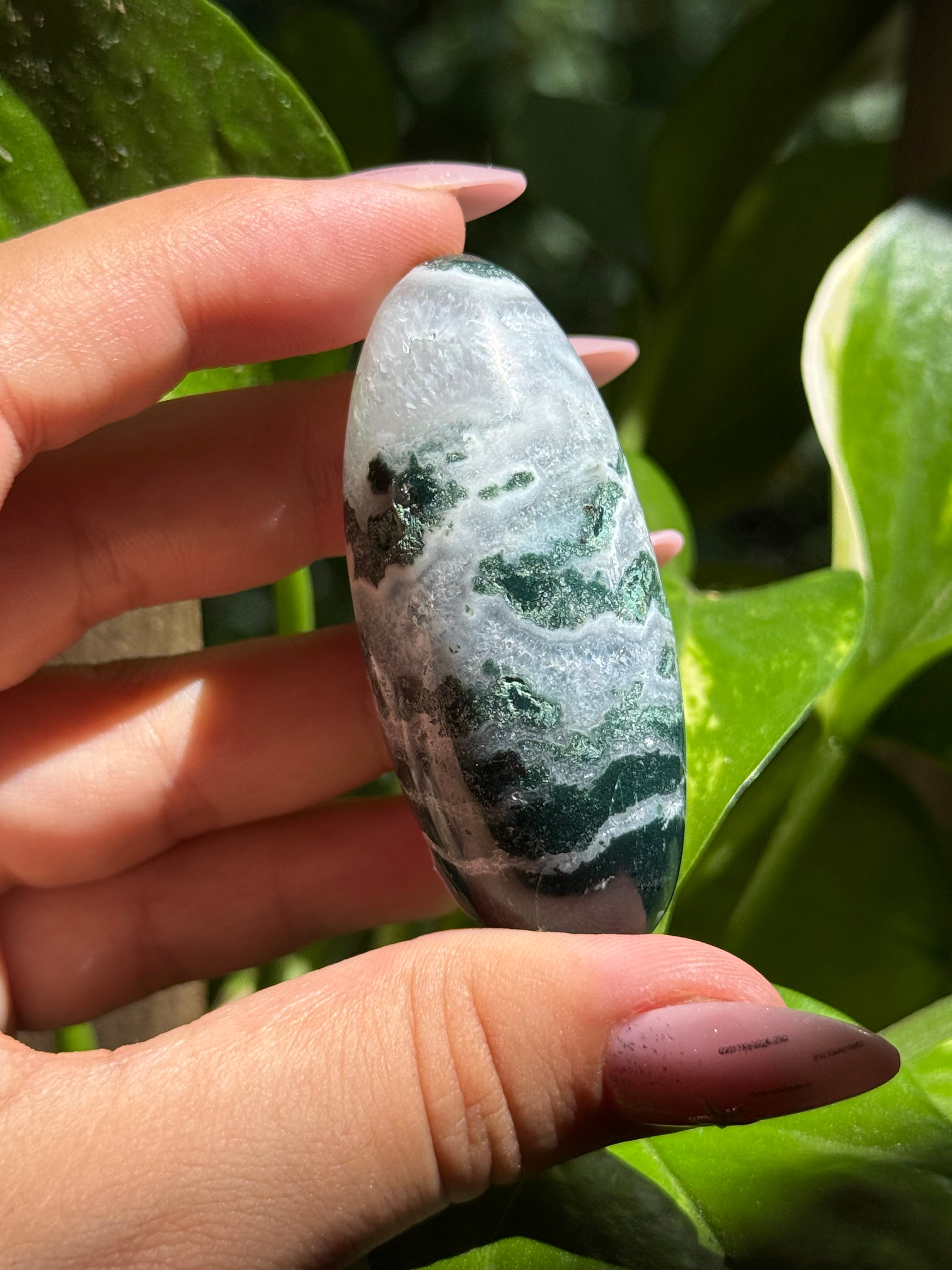 Green Sardonyx Shiva Lingam E