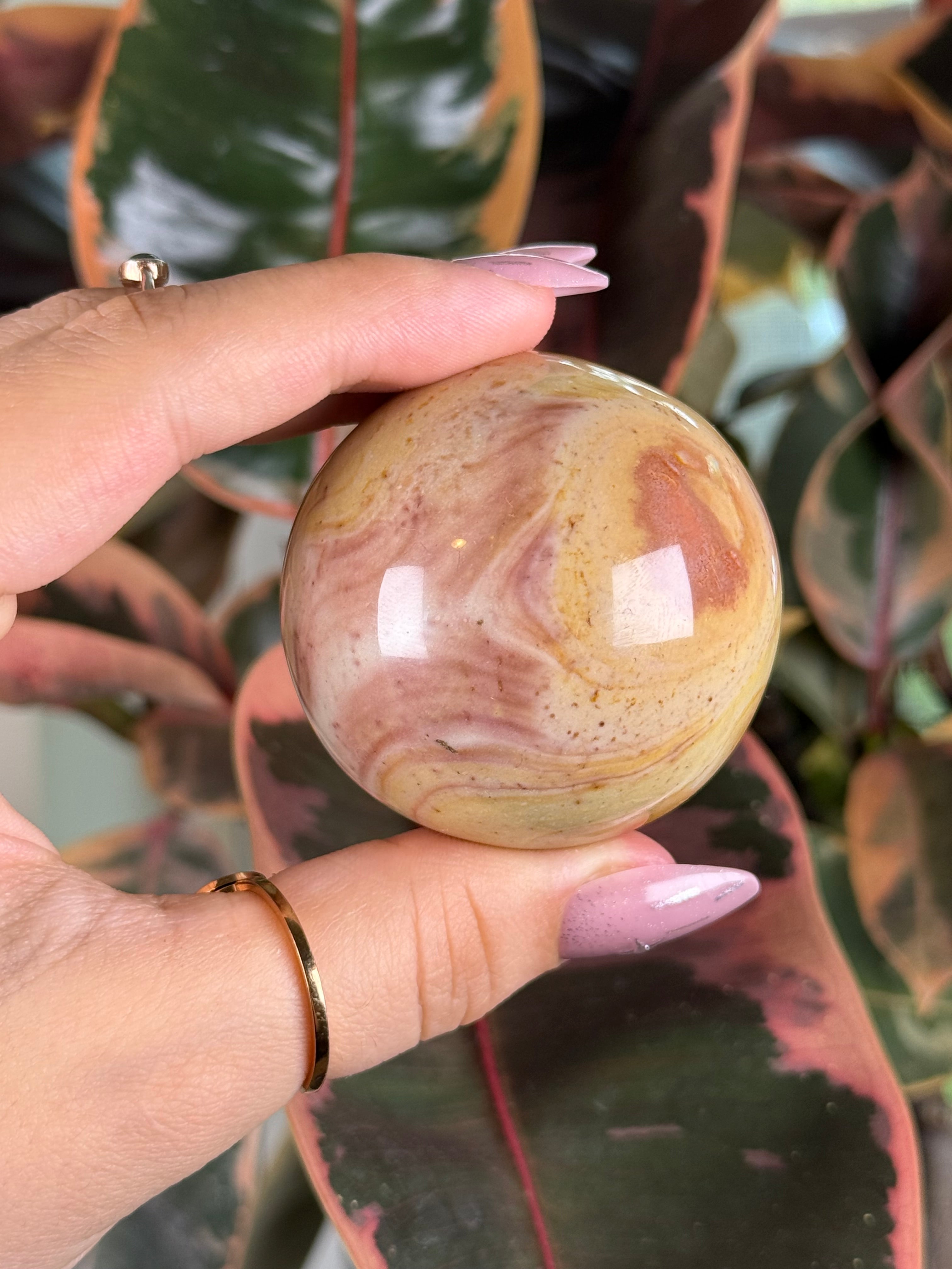Polychrome Pastel Sphere "Vanilla Rosé"