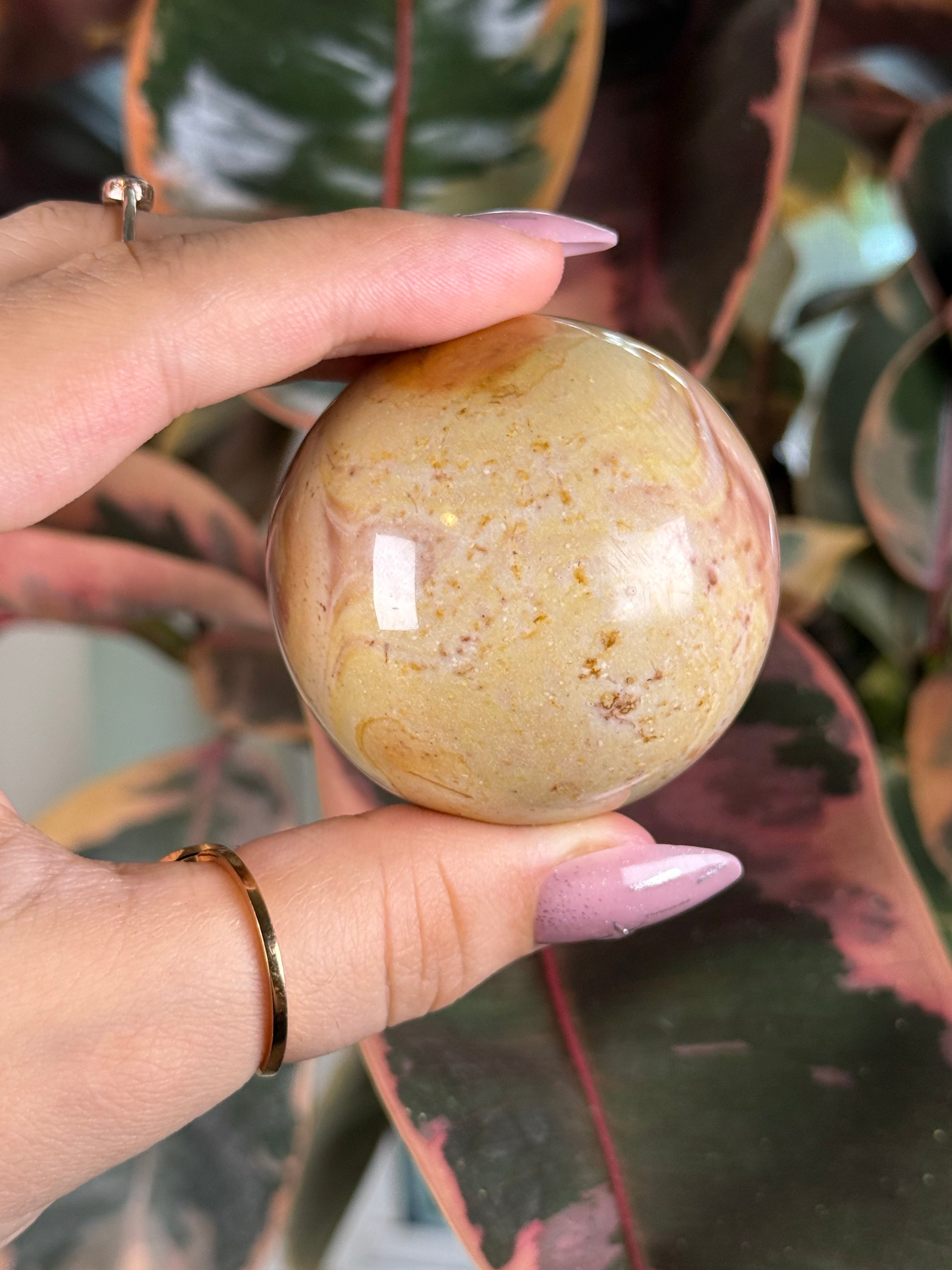 Polychrome Pastel Sphere "Vanilla Rosé"