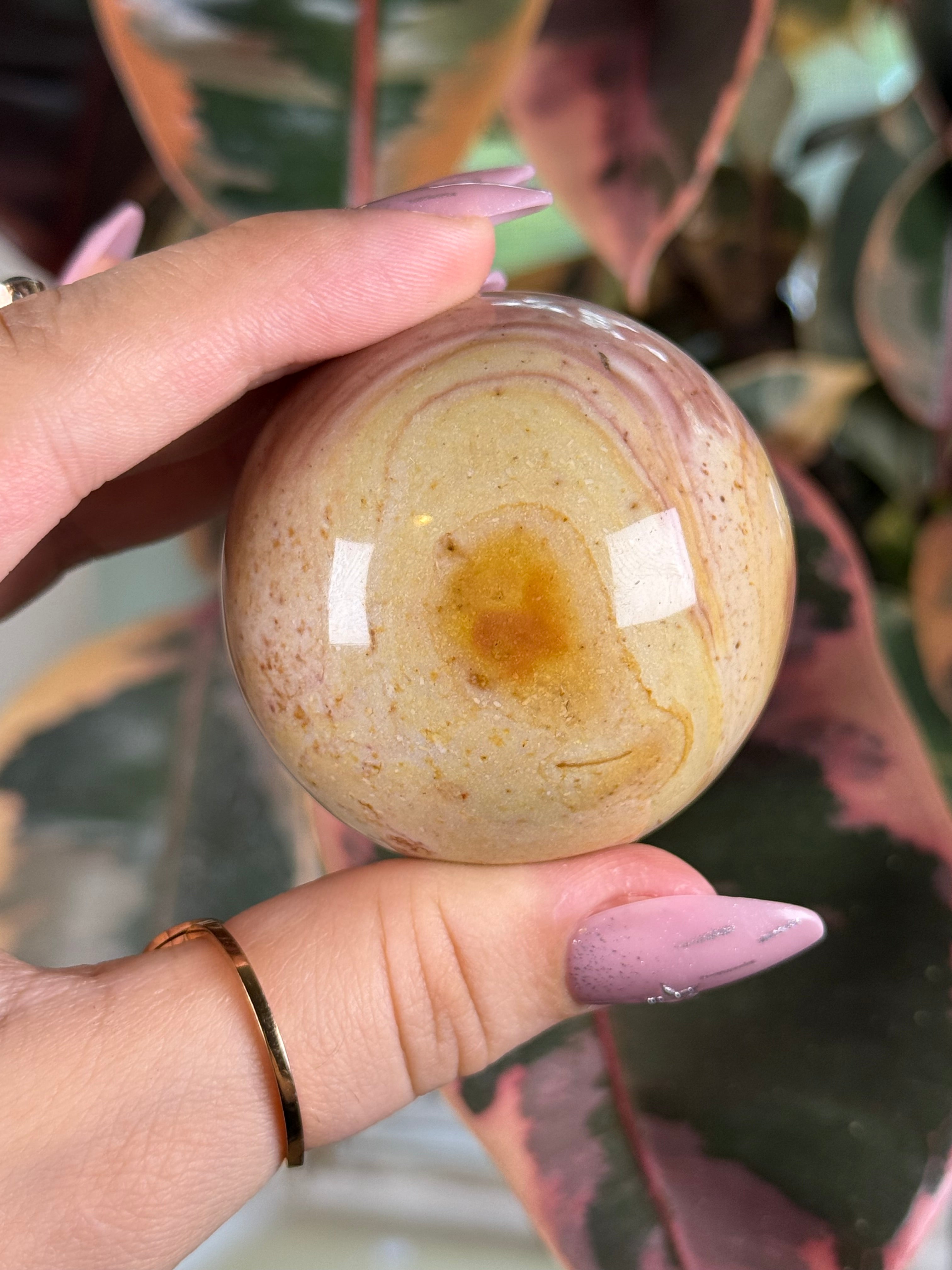 Polychrome Pastel Sphere "Vanilla Rosé"