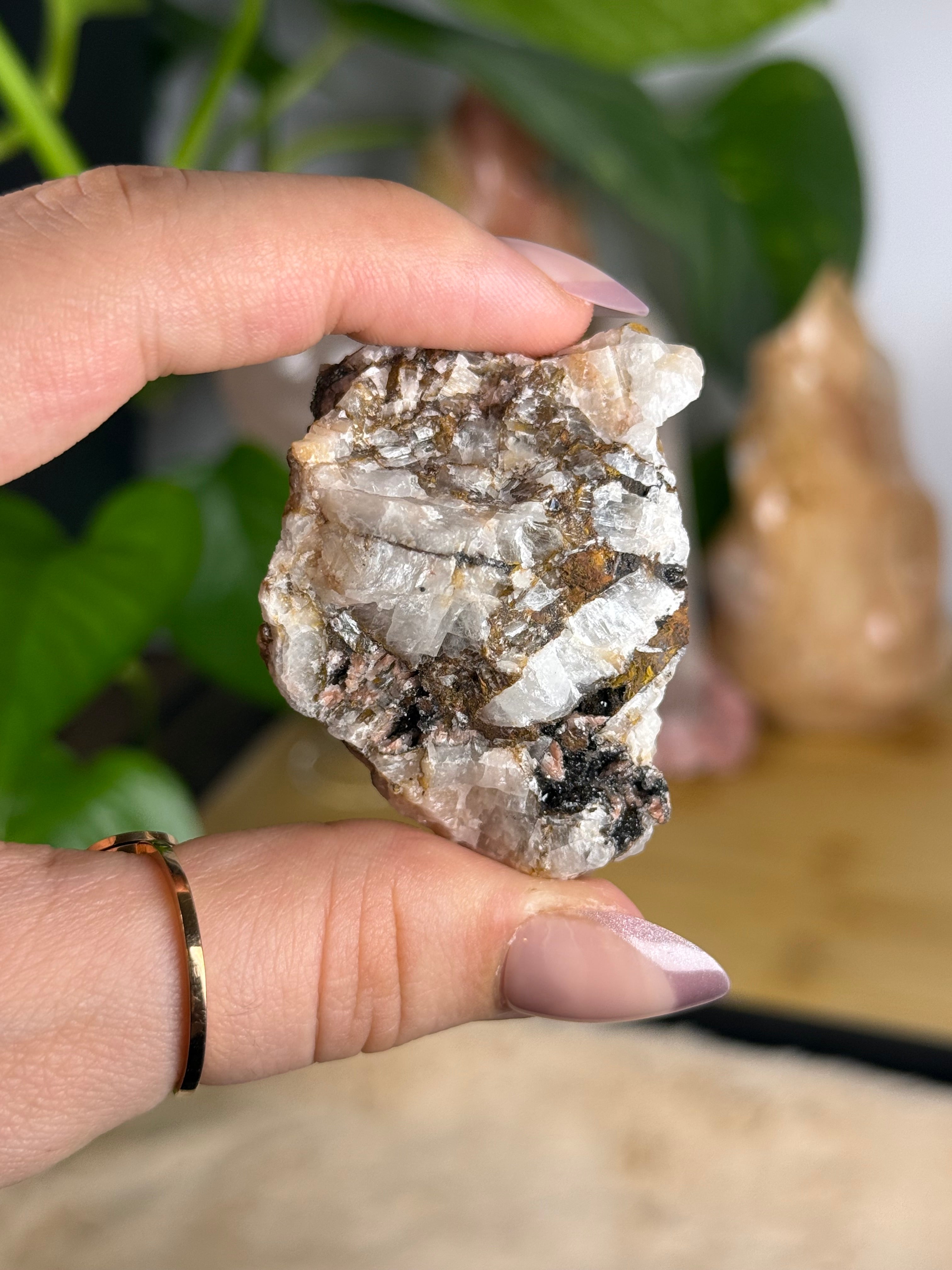 Manganese in Quartz A | Druzy Specimen | Quartz with Manganese Inclusions