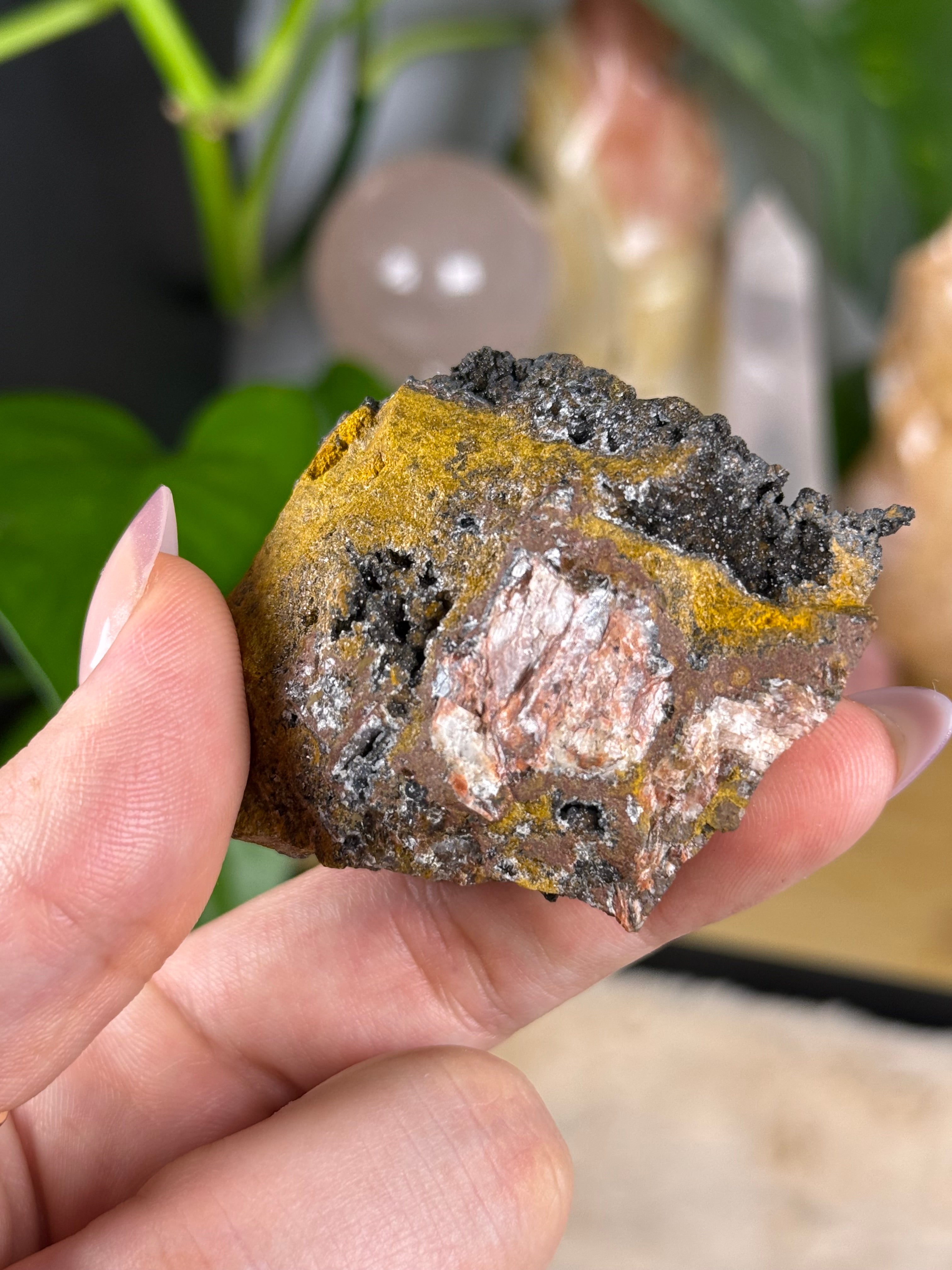 Manganese in Quartz C | Druzy Specimen | Quartz with Manganese Inclusions